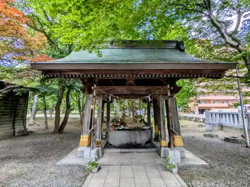 彌彦神社　(伊夜日子神社)の手水舎