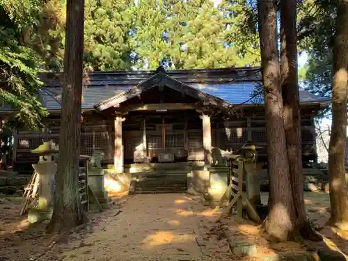 成島八幡神社の本殿・本堂