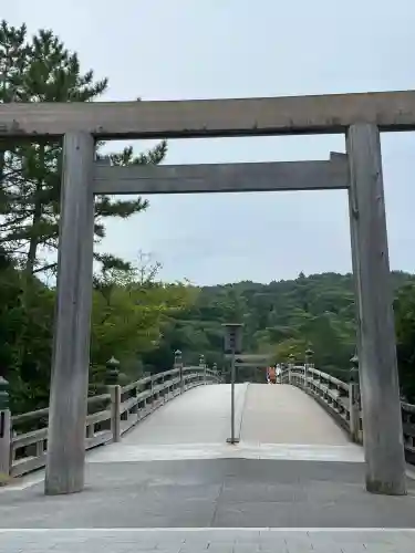 伊勢神宮内宮（皇大神宮）の{uncategorized: "未分類", other: "その他", undefined: "問題あり", building: "その他建物", grave: "お墓", sacred_gate: "鳥居", guardian: "狛犬", statue: "像", buddha: "仏像", history: "歴史", nature: "自然", garden: "庭園", animal: "動物", pagoda: "塔", temizu: "手水舎", mountain_gate: "山門・神門", sanctuary: "本殿・本堂", subordinate: "末社・摂社", art: "芸術", scenery: "景色", jizo: "地蔵", ema: "絵馬", goshuin: "御朱印", omikuji: "おみくじ", items: "授与品その他", amulet: "お守り", goshuincho: "御朱印帳", eats: "食事", festival: "お祭り", votive_dance: "神楽", shichigosan: "七五三参", wedding: "結婚式", experience: "体験その他", initially: "初詣", around: "周辺", anti_infection: "感染症対策"}