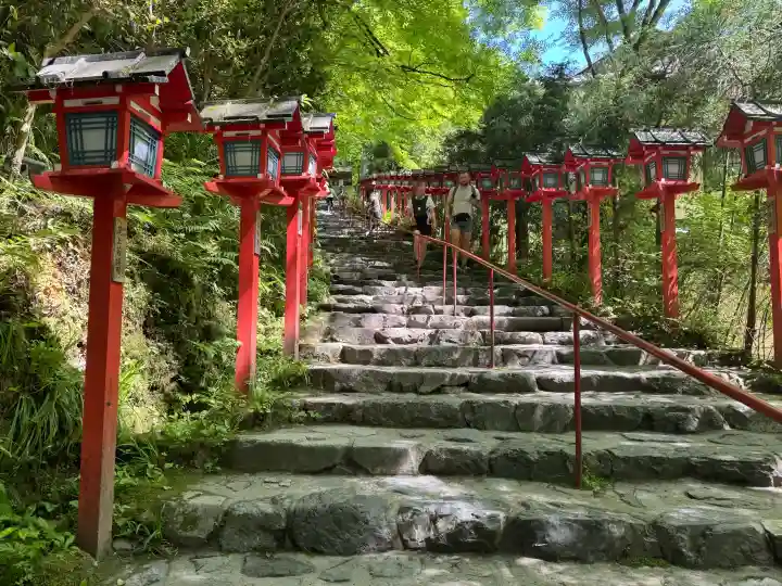 貴船神社の{uncategorized: "未分類", other: "その他", undefined: "問題あり", building: "その他建物", grave: "お墓", sacred_gate: "鳥居", guardian: "狛犬", statue: "像", buddha: "仏像", history: "歴史", nature: "自然", garden: "庭園", animal: "動物", pagoda: "塔", temizu: "手水舎", mountain_gate: "山門・神門", sanctuary: "本殿・本堂", subordinate: "末社・摂社", art: "芸術", scenery: "景色", jizo: "地蔵", ema: "絵馬", goshuin: "御朱印", omikuji: "おみくじ", items: "授与品その他", amulet: "お守り", goshuincho: "御朱印帳", eats: "食事", festival: "お祭り", votive_dance: "神楽", shichigosan: "七五三参", wedding: "結婚式", experience: "体験その他", initially: "初詣", around: "周辺", anti_infection: "感染症対策"}