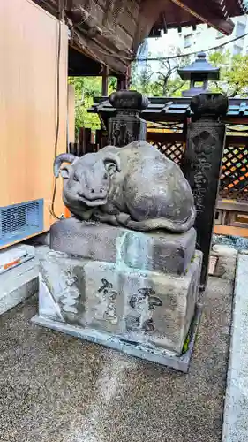 湯島天満宮の像