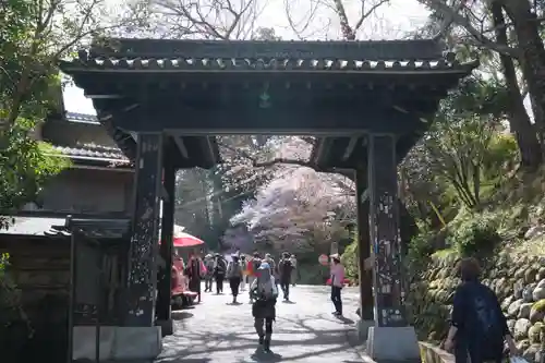 金峯山寺の山門