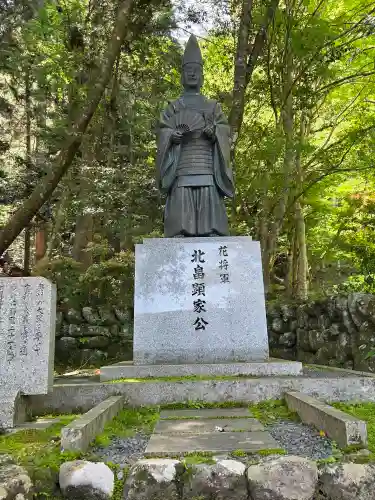 北畠神社の{uncategorized: "未分類", other: "その他", undefined: "問題あり", building: "その他建物", grave: "お墓", sacred_gate: "鳥居", guardian: "狛犬", statue: "像", buddha: "仏像", history: "歴史", nature: "自然", garden: "庭園", animal: "動物", pagoda: "塔", temizu: "手水舎", mountain_gate: "山門・神門", sanctuary: "本殿・本堂", subordinate: "末社・摂社", art: "芸術", scenery: "景色", jizo: "地蔵", ema: "絵馬", goshuin: "御朱印", omikuji: "おみくじ", items: "授与品その他", amulet: "お守り", goshuincho: "御朱印帳", eats: "食事", festival: "お祭り", votive_dance: "神楽", shichigosan: "七五三参", wedding: "結婚式", experience: "体験その他", initially: "初詣", around: "周辺", anti_infection: "感染症対策"}
