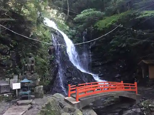 大本山七宝瀧寺の景色