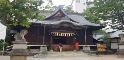 四柱神社の本殿