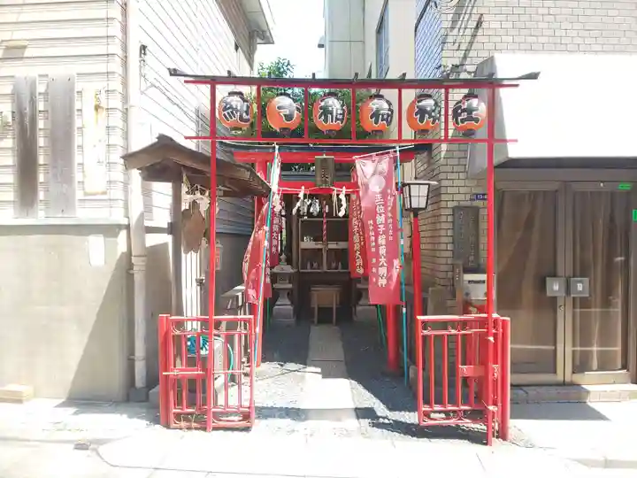 純子稲荷神社の鳥居