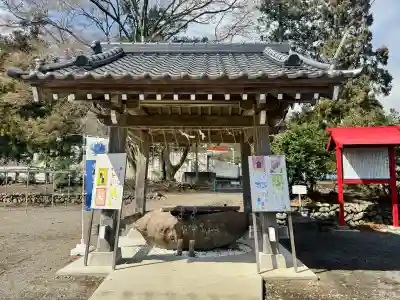 熊野神社の{uncategorized: "未分類", other: "その他", undefined: "問題あり", building: "その他建物", grave: "お墓", sacred_gate: "鳥居", guardian: "狛犬", statue: "像", buddha: "仏像", history: "歴史", nature: "自然", garden: "庭園", animal: "動物", pagoda: "塔", temizu: "手水舎", mountain_gate: "山門・神門", sanctuary: "本殿・本堂", subordinate: "末社・摂社", art: "芸術", scenery: "景色", jizo: "地蔵", ema: "絵馬", goshuin: "御朱印", omikuji: "おみくじ", items: "授与品その他", amulet: "お守り", goshuincho: "御朱印帳", eats: "食事", festival: "お祭り", votive_dance: "神楽", shichigosan: "七五三参", wedding: "結婚式", experience: "体験その他", initially: "初詣", around: "周辺", anti_infection: "感染症対策"}