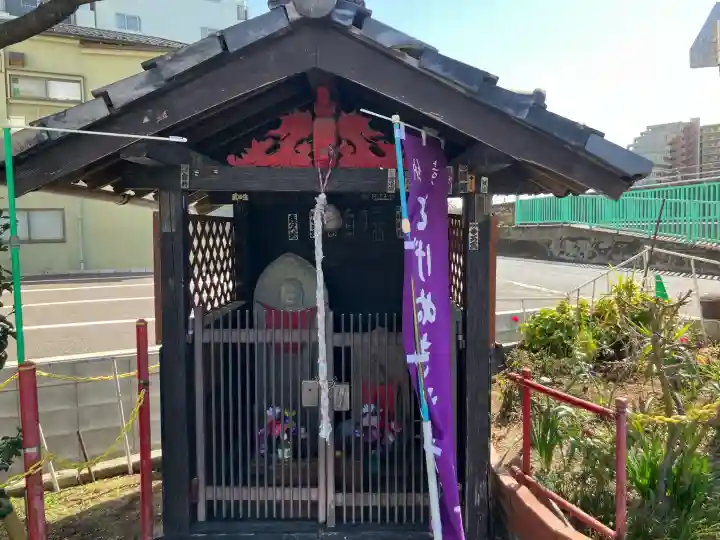 とげぬき地蔵尊の{uncategorized: "未分類", other: "その他", undefined: "問題あり", building: "その他建物", grave: "お墓", sacred_gate: "鳥居", guardian: "狛犬", statue: "像", buddha: "仏像", history: "歴史", nature: "自然", garden: "庭園", animal: "動物", pagoda: "塔", temizu: "手水舎", mountain_gate: "山門・神門", sanctuary: "本殿・本堂", subordinate: "末社・摂社", art: "芸術", scenery: "景色", jizo: "地蔵", ema: "絵馬", goshuin: "御朱印", omikuji: "おみくじ", items: "授与品その他", amulet: "お守り", goshuincho: "御朱印帳", eats: "食事", festival: "お祭り", votive_dance: "神楽", shichigosan: "七五三参", wedding: "結婚式", experience: "体験その他", initially: "初詣", around: "周辺", anti_infection: "感染症対策"}