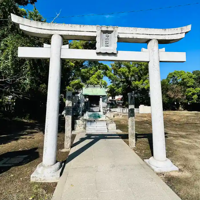 白鳥神社の鳥居