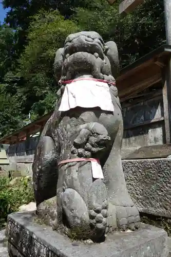 忍坂坐生根神社の狛犬