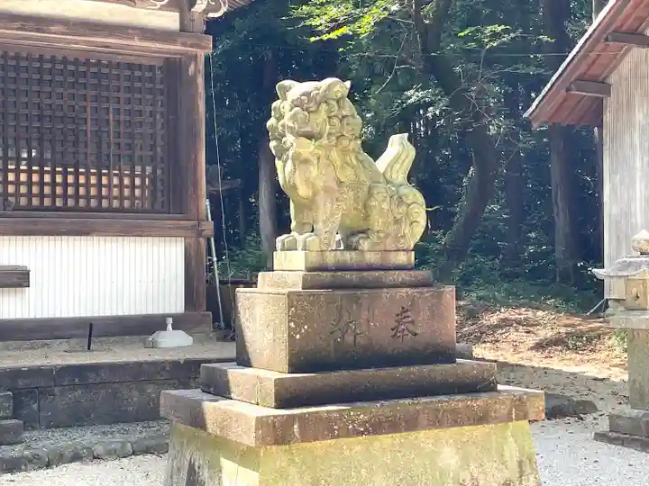 圡生神社の狛犬