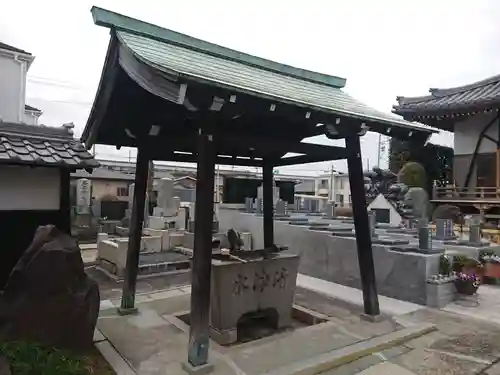 正覚寺の手水舎