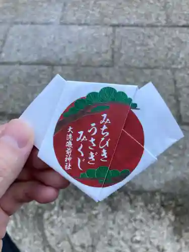 大洗磯前神社の{uncategorized: "未分類", other: "その他", undefined: "問題あり", building: "その他建物", grave: "お墓", sacred_gate: "鳥居", guardian: "狛犬", statue: "像", buddha: "仏像", history: "歴史", nature: "自然", garden: "庭園", animal: "動物", pagoda: "塔", temizu: "手水舎", mountain_gate: "山門・神門", sanctuary: "本殿・本堂", subordinate: "末社・摂社", art: "芸術", scenery: "景色", jizo: "地蔵", ema: "絵馬", goshuin: "御朱印", omikuji: "おみくじ", items: "授与品その他", amulet: "お守り", goshuincho: "御朱印帳", eats: "食事", festival: "お祭り", votive_dance: "神楽", shichigosan: "七五三参", wedding: "結婚式", experience: "体験その他", initially: "初詣", around: "周辺", anti_infection: "感染症対策"}