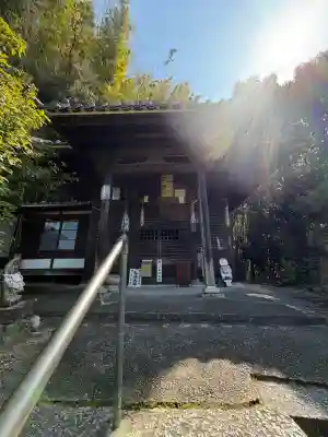 誕生堂の{uncategorized: "未分類", other: "その他", undefined: "問題あり", building: "その他建物", grave: "お墓", sacred_gate: "鳥居", guardian: "狛犬", statue: "像", buddha: "仏像", history: "歴史", nature: "自然", garden: "庭園", animal: "動物", pagoda: "塔", temizu: "手水舎", mountain_gate: "山門・神門", sanctuary: "本殿・本堂", subordinate: "末社・摂社", art: "芸術", scenery: "景色", jizo: "地蔵", ema: "絵馬", goshuin: "御朱印", omikuji: "おみくじ", items: "授与品その他", amulet: "お守り", goshuincho: "御朱印帳", eats: "食事", festival: "お祭り", votive_dance: "神楽", shichigosan: "七五三参", wedding: "結婚式", experience: "体験その他", initially: "初詣", around: "周辺", anti_infection: "感染症対策"}