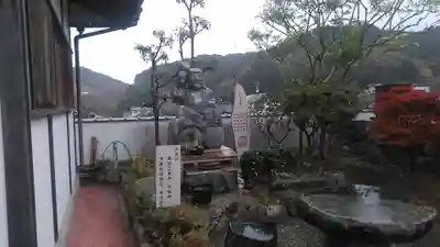 妙香庵 本堂の像