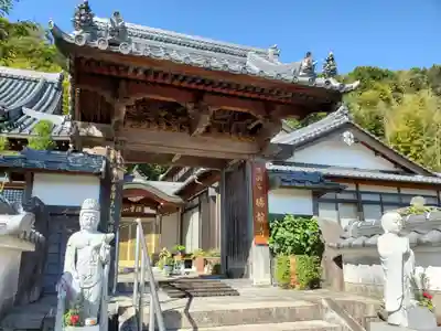勝龍寺の山門・神門