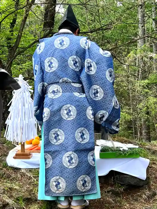 七尋石神社(長野県)