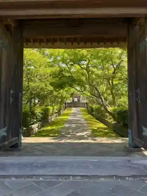 天嶽院の{uncategorized: "未分類", other: "その他", undefined: "問題あり", building: "その他建物", grave: "お墓", sacred_gate: "鳥居", guardian: "狛犬", statue: "像", buddha: "仏像", history: "歴史", nature: "自然", garden: "庭園", animal: "動物", pagoda: "塔", temizu: "手水舎", mountain_gate: "山門・神門", sanctuary: "本殿・本堂", subordinate: "末社・摂社", art: "芸術", scenery: "景色", jizo: "地蔵", ema: "絵馬", goshuin: "御朱印", omikuji: "おみくじ", items: "授与品その他", amulet: "お守り", goshuincho: "御朱印帳", eats: "食事", festival: "お祭り", votive_dance: "神楽", shichigosan: "七五三参", wedding: "結婚式", experience: "体験その他", initially: "初詣", around: "周辺", anti_infection: "感染症対策"}
