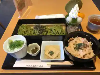 伏見稲荷大社の食事