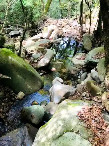 市房山神宮の庭園