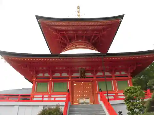 中山寺の本殿・本堂