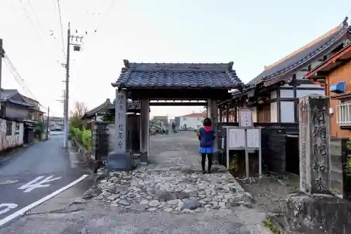 慈恩寺の山門