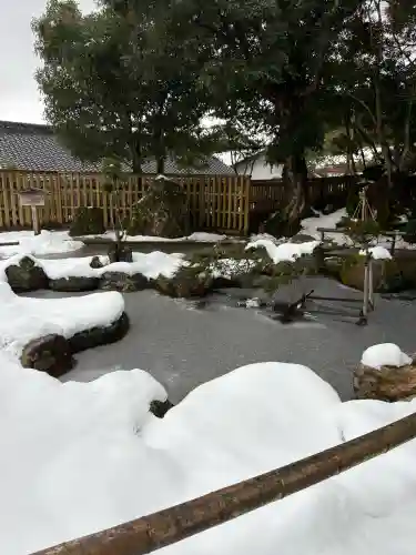 妙成寺の{uncategorized: "未分類", other: "その他", undefined: "問題あり", building: "その他建物", grave: "お墓", sacred_gate: "鳥居", guardian: "狛犬", statue: "像", buddha: "仏像", history: "歴史", nature: "自然", garden: "庭園", animal: "動物", pagoda: "塔", temizu: "手水舎", mountain_gate: "山門・神門", sanctuary: "本殿・本堂", subordinate: "末社・摂社", art: "芸術", scenery: "景色", jizo: "地蔵", ema: "絵馬", goshuin: "御朱印", omikuji: "おみくじ", items: "授与品その他", amulet: "お守り", goshuincho: "御朱印帳", eats: "食事", festival: "お祭り", votive_dance: "神楽", shichigosan: "七五三参", wedding: "結婚式", experience: "体験その他", initially: "初詣", around: "周辺", anti_infection: "感染症対策"}