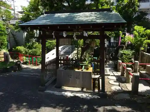 江島杉山神社の手水