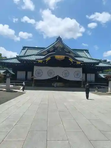 靖國神社の{uncategorized: "未分類", other: "その他", undefined: "問題あり", building: "その他建物", grave: "お墓", sacred_gate: "鳥居", guardian: "狛犬", statue: "像", buddha: "仏像", history: "歴史", nature: "自然", garden: "庭園", animal: "動物", pagoda: "塔", temizu: "手水舎", mountain_gate: "山門・神門", sanctuary: "本殿・本堂", subordinate: "末社・摂社", art: "芸術", scenery: "景色", jizo: "地蔵", ema: "絵馬", goshuin: "御朱印", omikuji: "おみくじ", items: "授与品その他", amulet: "お守り", goshuincho: "御朱印帳", eats: "食事", festival: "お祭り", votive_dance: "神楽", shichigosan: "七五三参", wedding: "結婚式", experience: "体験その他", initially: "初詣", around: "周辺", anti_infection: "感染症対策"}