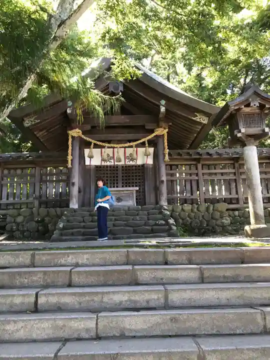 諏訪大社上社前宮の本殿・本堂