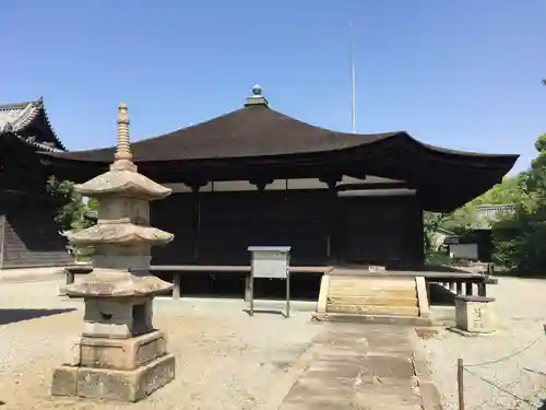 鶴林寺の本殿・本堂