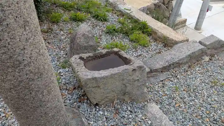 鹿島荒神社の手水舎