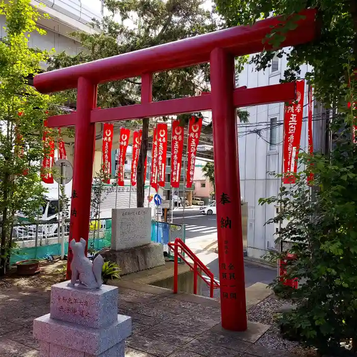 赤稲荷神社の鳥居