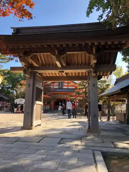紅葉八幡宮の山門・神門