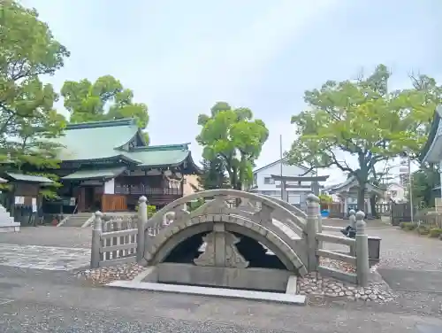 堤治神社の{uncategorized: "未分類", other: "その他", undefined: "問題あり", building: "その他建物", grave: "お墓", sacred_gate: "鳥居", guardian: "狛犬", statue: "像", buddha: "仏像", history: "歴史", nature: "自然", garden: "庭園", animal: "動物", pagoda: "塔", temizu: "手水舎", mountain_gate: "山門・神門", sanctuary: "本殿・本堂", subordinate: "末社・摂社", art: "芸術", scenery: "景色", jizo: "地蔵", ema: "絵馬", goshuin: "御朱印", omikuji: "おみくじ", items: "授与品その他", amulet: "お守り", goshuincho: "御朱印帳", eats: "食事", festival: "お祭り", votive_dance: "神楽", shichigosan: "七五三参", wedding: "結婚式", experience: "体験その他", initially: "初詣", around: "周辺", anti_infection: "感染症対策"}