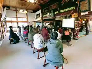 長徳寺の本殿・本堂(2020年11月17日(火) 17時38分29秒投稿)