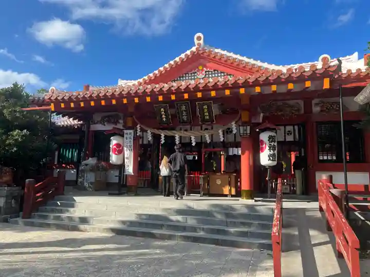 波上宮の本殿・本堂