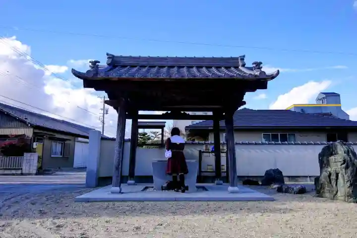 法林寺の手水舎