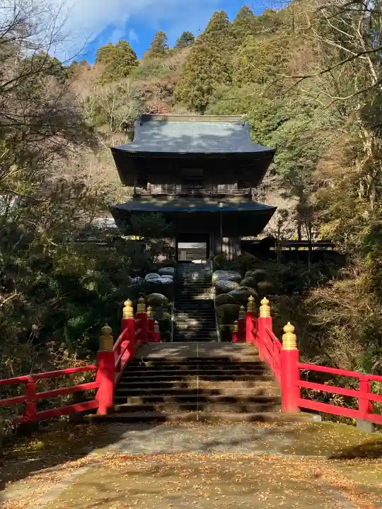 雲巌寺の{uncategorized: "未分類", other: "その他", undefined: "問題あり", building: "その他建物", grave: "お墓", sacred_gate: "鳥居", guardian: "狛犬", statue: "像", buddha: "仏像", history: "歴史", nature: "自然", garden: "庭園", animal: "動物", pagoda: "塔", temizu: "手水舎", mountain_gate: "山門・神門", sanctuary: "本殿・本堂", subordinate: "末社・摂社", art: "芸術", scenery: "景色", jizo: "地蔵", ema: "絵馬", goshuin: "御朱印", omikuji: "おみくじ", items: "授与品その他", amulet: "お守り", goshuincho: "御朱印帳", eats: "食事", festival: "お祭り", votive_dance: "神楽", shichigosan: "七五三参", wedding: "結婚式", experience: "体験その他", initially: "初詣", around: "周辺", anti_infection: "感染症対策"}