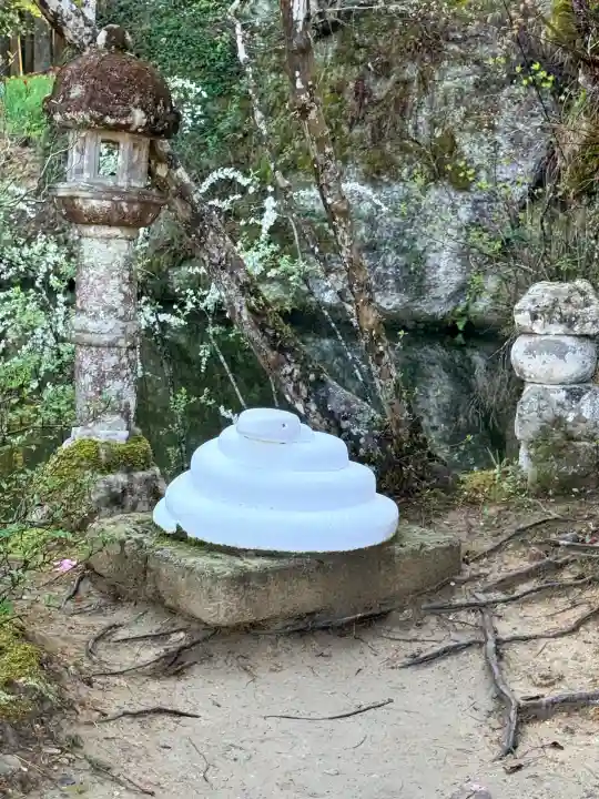 大谷寺の{uncategorized: "未分類", other: "その他", undefined: "問題あり", building: "その他建物", grave: "お墓", sacred_gate: "鳥居", guardian: "狛犬", statue: "像", buddha: "仏像", history: "歴史", nature: "自然", garden: "庭園", animal: "動物", pagoda: "塔", temizu: "手水舎", mountain_gate: "山門・神門", sanctuary: "本殿・本堂", subordinate: "末社・摂社", art: "芸術", scenery: "景色", jizo: "地蔵", ema: "絵馬", goshuin: "御朱印", omikuji: "おみくじ", items: "授与品その他", amulet: "お守り", goshuincho: "御朱印帳", eats: "食事", festival: "お祭り", votive_dance: "神楽", shichigosan: "七五三参", wedding: "結婚式", experience: "体験その他", initially: "初詣", around: "周辺", anti_infection: "感染症対策"}