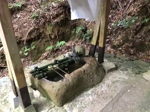 比都佐神社の手水舎