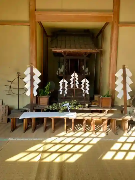 竹駒稲荷神社の{uncategorized: "未分類", other: "その他", undefined: "問題あり", building: "その他建物", grave: "お墓", sacred_gate: "鳥居", guardian: "狛犬", statue: "像", buddha: "仏像", history: "歴史", nature: "自然", garden: "庭園", animal: "動物", pagoda: "塔", temizu: "手水舎", mountain_gate: "山門・神門", sanctuary: "本殿・本堂", subordinate: "末社・摂社", art: "芸術", scenery: "景色", jizo: "地蔵", ema: "絵馬", goshuin: "御朱印", omikuji: "おみくじ", items: "授与品その他", amulet: "お守り", goshuincho: "御朱印帳", eats: "食事", festival: "お祭り", votive_dance: "神楽", shichigosan: "七五三参", wedding: "結婚式", experience: "体験その他", initially: "初詣", around: "周辺", anti_infection: "感染症対策"}