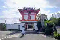 泉龍寺の山門・神門