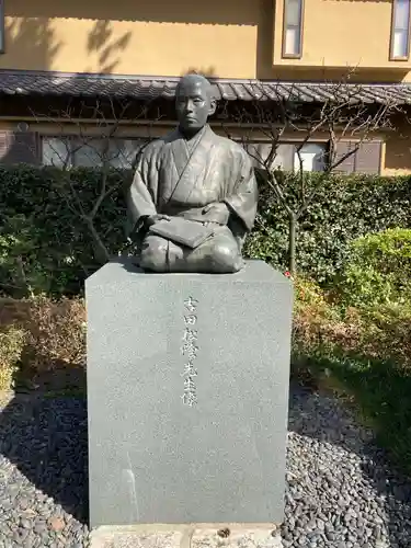 松陰神社の像