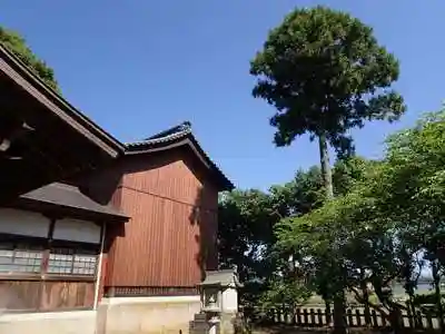 石田神社の本殿