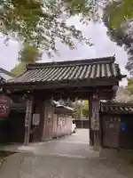 𠮷水神社(吉水神社)の山門・神門