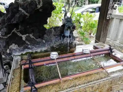 白山神社の手水舎