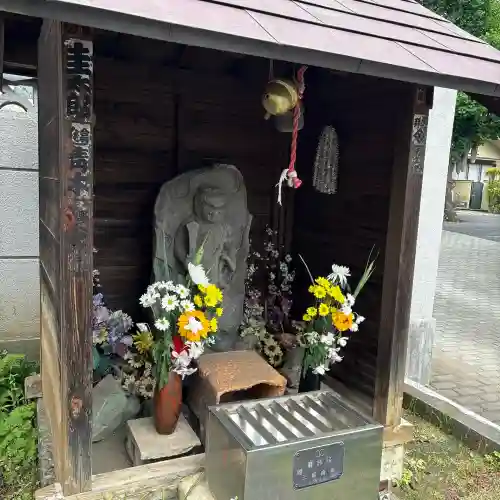 寿徳寺の{uncategorized: "未分類", other: "その他", undefined: "問題あり", building: "その他建物", grave: "お墓", sacred_gate: "鳥居", guardian: "狛犬", statue: "像", buddha: "仏像", history: "歴史", nature: "自然", garden: "庭園", animal: "動物", pagoda: "塔", temizu: "手水舎", mountain_gate: "山門・神門", sanctuary: "本殿・本堂", subordinate: "末社・摂社", art: "芸術", scenery: "景色", jizo: "地蔵", ema: "絵馬", goshuin: "御朱印", omikuji: "おみくじ", items: "授与品その他", amulet: "お守り", goshuincho: "御朱印帳", eats: "食事", festival: "お祭り", votive_dance: "神楽", shichigosan: "七五三参", wedding: "結婚式", experience: "体験その他", initially: "初詣", around: "周辺", anti_infection: "感染症対策"}