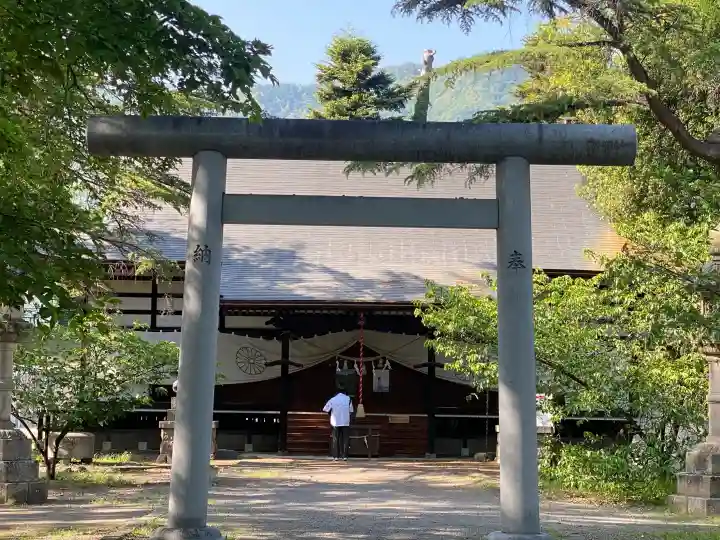 上田招魂社の{uncategorized: "未分類", other: "その他", undefined: "問題あり", building: "その他建物", grave: "お墓", sacred_gate: "鳥居", guardian: "狛犬", statue: "像", buddha: "仏像", history: "歴史", nature: "自然", garden: "庭園", animal: "動物", pagoda: "塔", temizu: "手水舎", mountain_gate: "山門・神門", sanctuary: "本殿・本堂", subordinate: "末社・摂社", art: "芸術", scenery: "景色", jizo: "地蔵", ema: "絵馬", goshuin: "御朱印", omikuji: "おみくじ", items: "授与品その他", amulet: "お守り", goshuincho: "御朱印帳", eats: "食事", festival: "お祭り", votive_dance: "神楽", shichigosan: "七五三参", wedding: "結婚式", experience: "体験その他", initially: "初詣", around: "周辺", anti_infection: "感染症対策"}