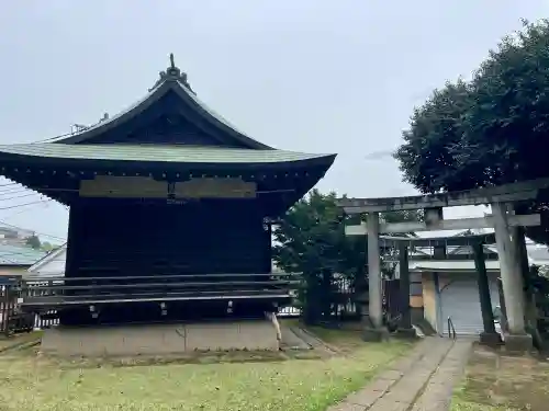 上高田氷川神社の{uncategorized: "未分類", other: "その他", undefined: "問題あり", building: "その他建物", grave: "お墓", sacred_gate: "鳥居", guardian: "狛犬", statue: "像", buddha: "仏像", history: "歴史", nature: "自然", garden: "庭園", animal: "動物", pagoda: "塔", temizu: "手水舎", mountain_gate: "山門・神門", sanctuary: "本殿・本堂", subordinate: "末社・摂社", art: "芸術", scenery: "景色", jizo: "地蔵", ema: "絵馬", goshuin: "御朱印", omikuji: "おみくじ", items: "授与品その他", amulet: "お守り", goshuincho: "御朱印帳", eats: "食事", festival: "お祭り", votive_dance: "神楽", shichigosan: "七五三参", wedding: "結婚式", experience: "体験その他", initially: "初詣", around: "周辺", anti_infection: "感染症対策"}